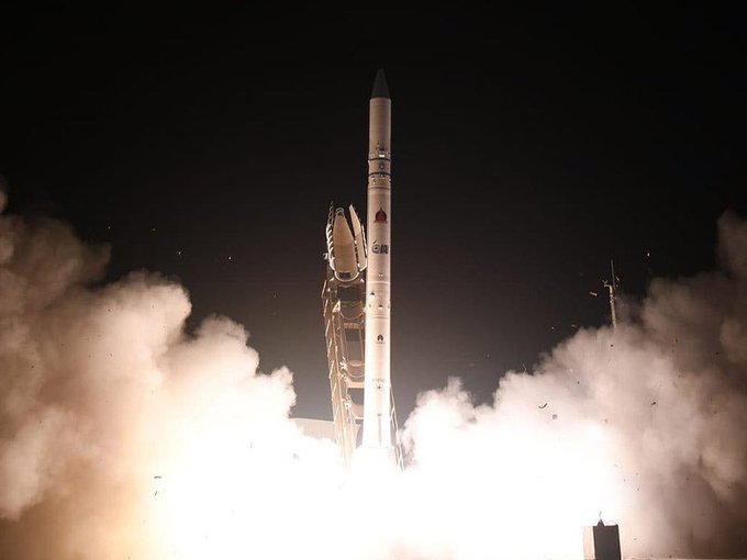 以色列6日發射1枚新間諜衛星，以提供高品質的軍事情報偵察。(圖取自推特)
