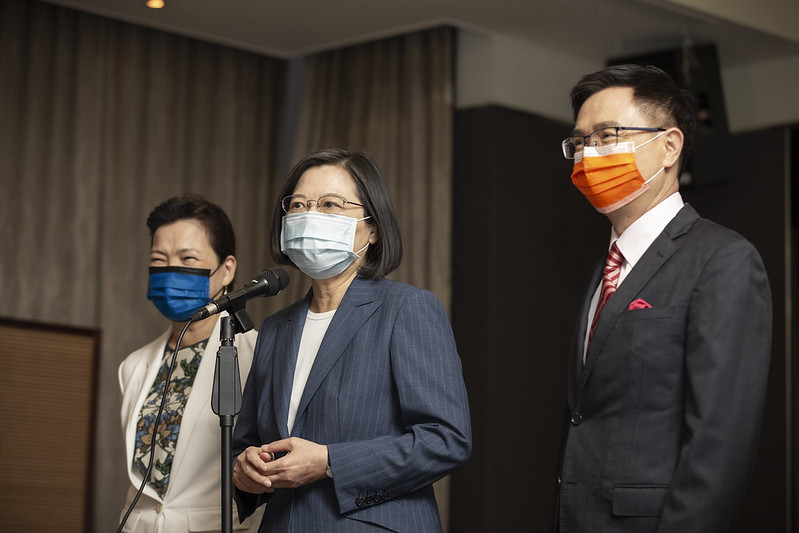 蔡英文總統7日出席外貿協會50週年茶會時指出，吳怡農的說法不盡公平。(圖：總統府Flickr)