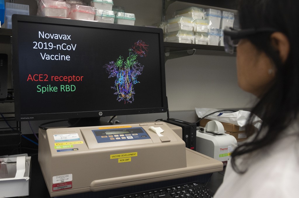 美國生技製藥業者Novavax公司4日宣布，研發中的實驗性COVID-19疫苗，在第一階段的小規模人體試驗中產生良好免疫反應。圖為生技製藥業者Novavax實驗室。 (AFP)