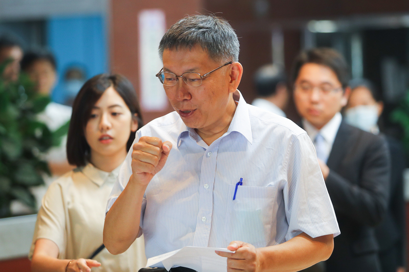 台北市長柯文哲（前中）(資料照片/中央社)