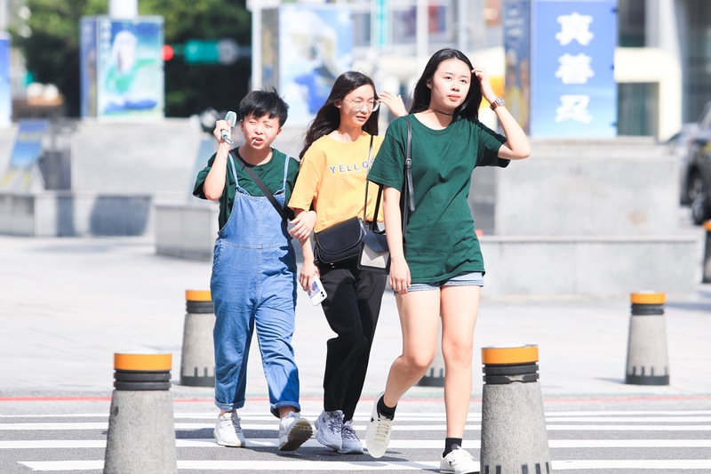 根據中央氣象局觀測，13日中午11時59分氣溫達到攝氏38.9度。(圖:中央社)