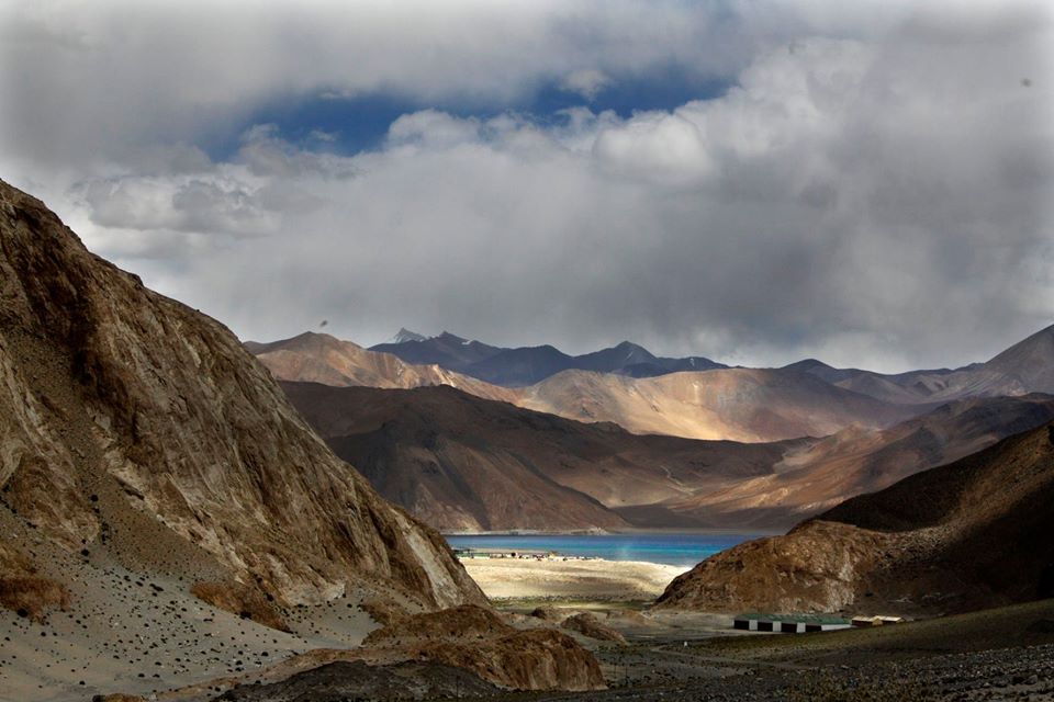 印度指控，中國企圖占領班公錯湖北岸戰略高地。圖為班公錯湖(Pangong Tso) (美聯社/達志影像)