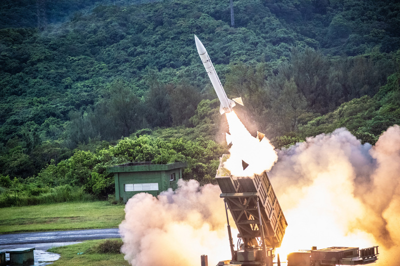 三軍聯合火力打擊實彈射擊操演15日登場，空軍防空部射擊天弓一型防空飛彈。（國防部提供）