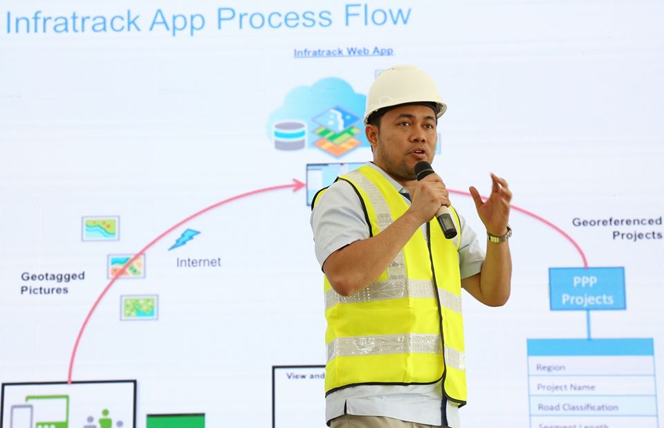 杜特蒂內閣第3人，菲律賓公共工程暨公路部(DPWH)部長比亞(Mark Villar)確診。 (圖:取自比亞臉書)