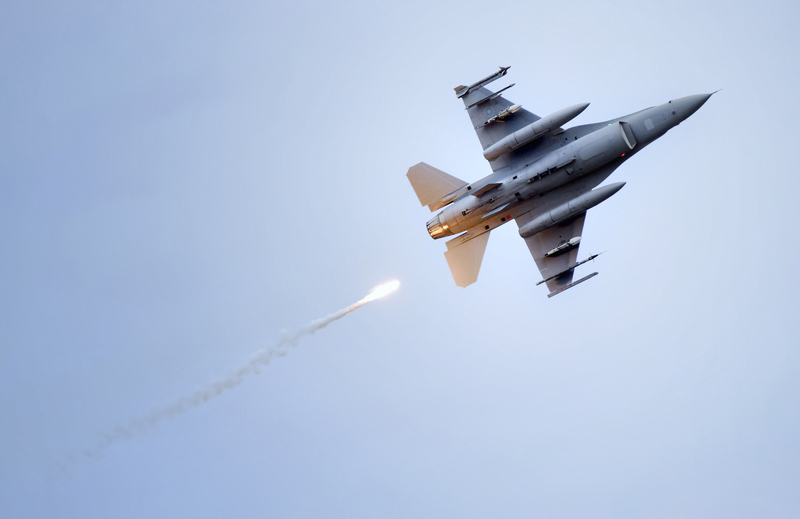 傳共機凌晨擾台，我空軍升空強勢驅離。圖為F16V戰鬥機在漢光演習中英姿。（中央社）