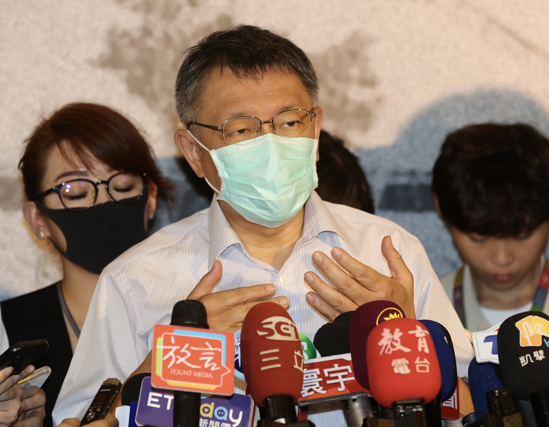 對於是否該對入境者實施全面篩檢，台北市長柯文哲6日受訪時表示，這必須交由專業回答。(圖：中央社)