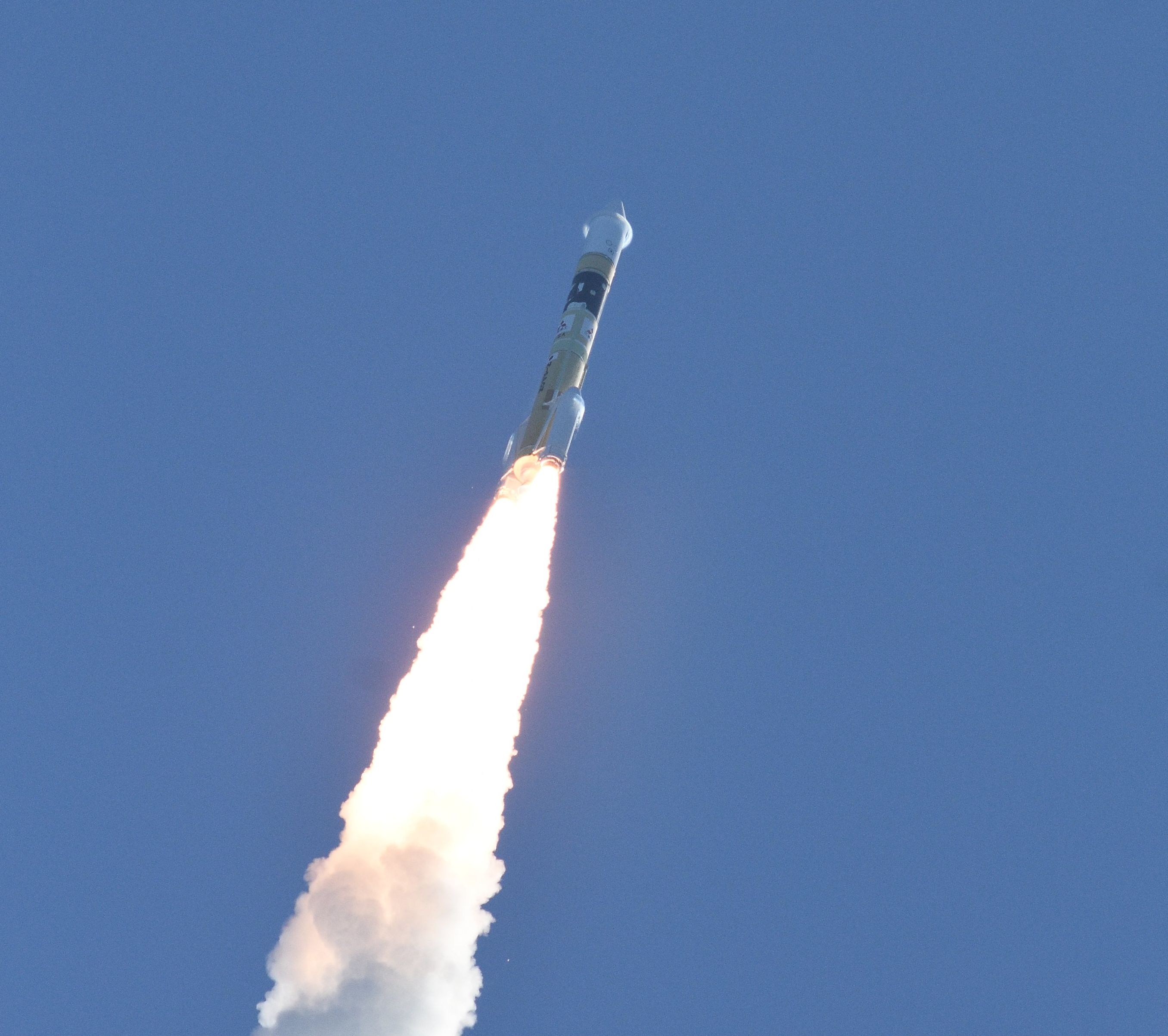 無人探測器「希望號」(Al-Amal)20日清晨從日本搭乘火箭發射升空，這是阿拉伯國家對火星的首次太空飛行任務。(推特)