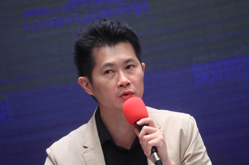 行政院發言人丁怡銘今天表示，三倍券增加許多防偽技術和領券管道，以及人力跟配送的經費，且多年來印刷原物料價格和人力成本也上漲許多。(圖：中央社)