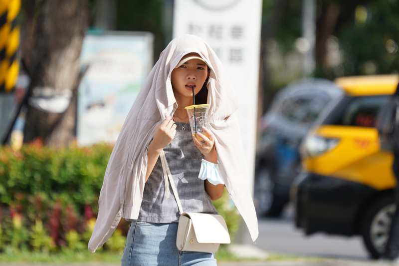 天氣晴朗炎熱，近來不斷刷新高溫紀錄。(圖: 中央社)
