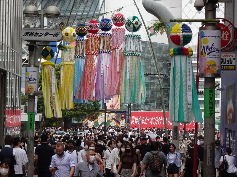 武漢肺炎疫情，東京連6天逾200例 。圖為24日的東京澀谷。(資料照片/中央社)