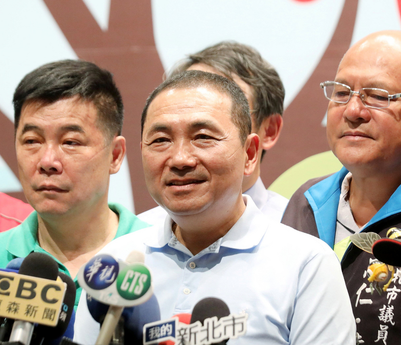 新北市長侯友宜（中）。(資料照片/CNA)
