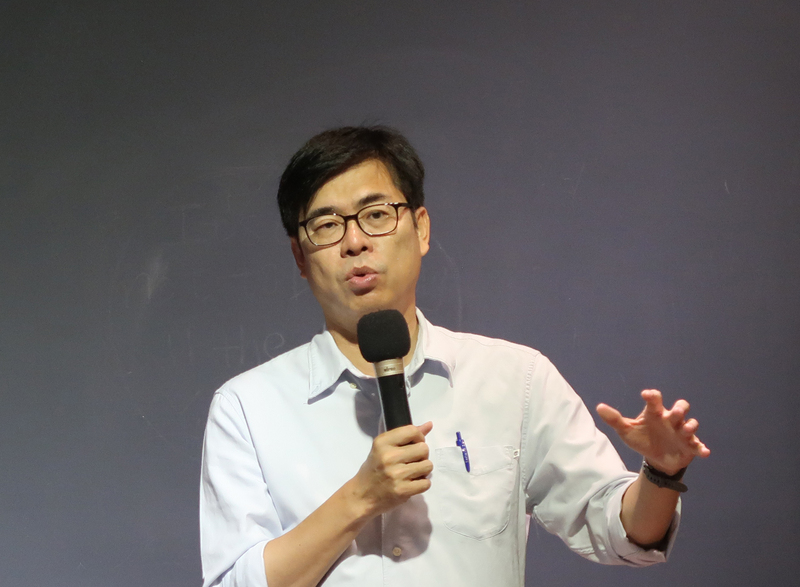 對於國民黨候選人李眉蓁在最後關頭搬出前高雄市長韓國瑜輔選，陳其邁(圖)表示，市民在罷韓投票已做出民主的決定，就是希望市政重新開始。(圖：中央社)