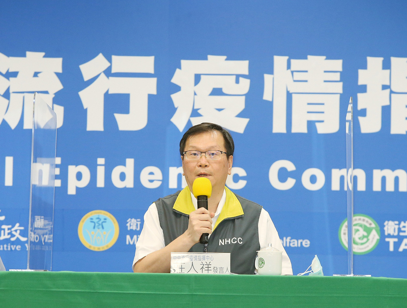 莊人祥說，除了持續追查感染源外，也會把桃園地區泰籍移工的居留資料跟健保資料勾稽，以釐清有無擴大採檢必要。(圖：中央社)