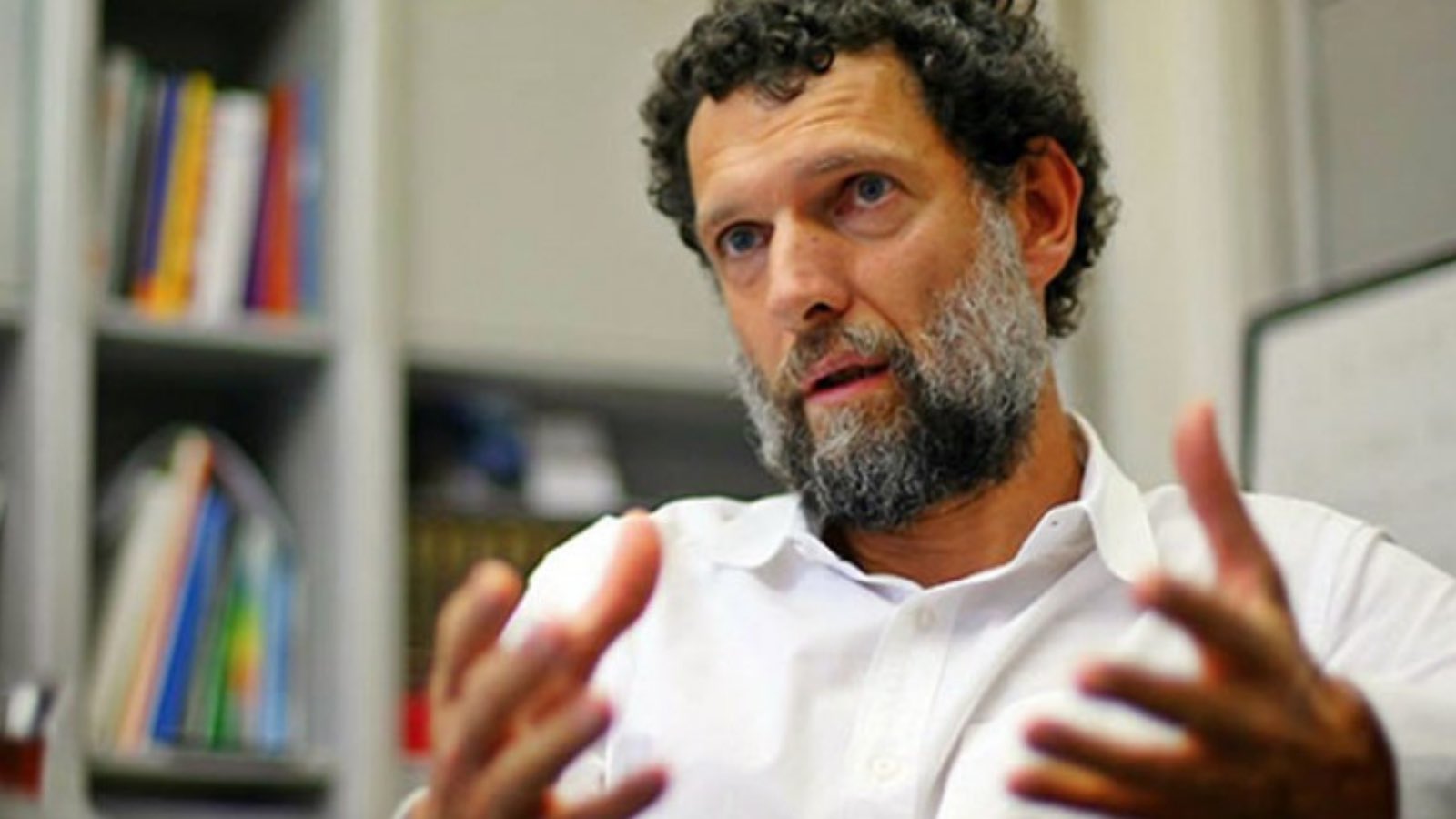 被囚禁的商人與慈善家卡瓦拉(Osman Kavala)。(圖取自Patrick Gaspard推特)