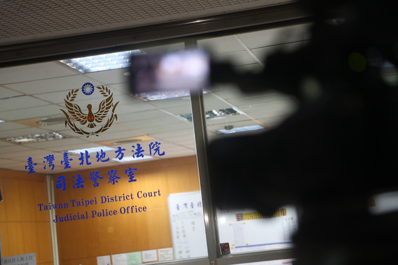 立委涉嫌收賄案，台北地院經過兩天連續開庭，3日晚間9時許訊問完所有被告，法官諭知將於明天下午2時30分裁定立委蘇震清、廖國棟、陳超明、前立委徐永明等8人是否羈押。(圖：中央社)
