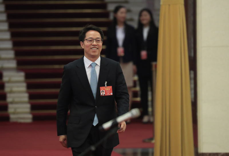 張曉明長年負責港澳事務工作，曾先後出任中國國務院港澳辦及中聯辦主任，迄今官方未公布其新職，去向存疑。資料照。（中新社提供）