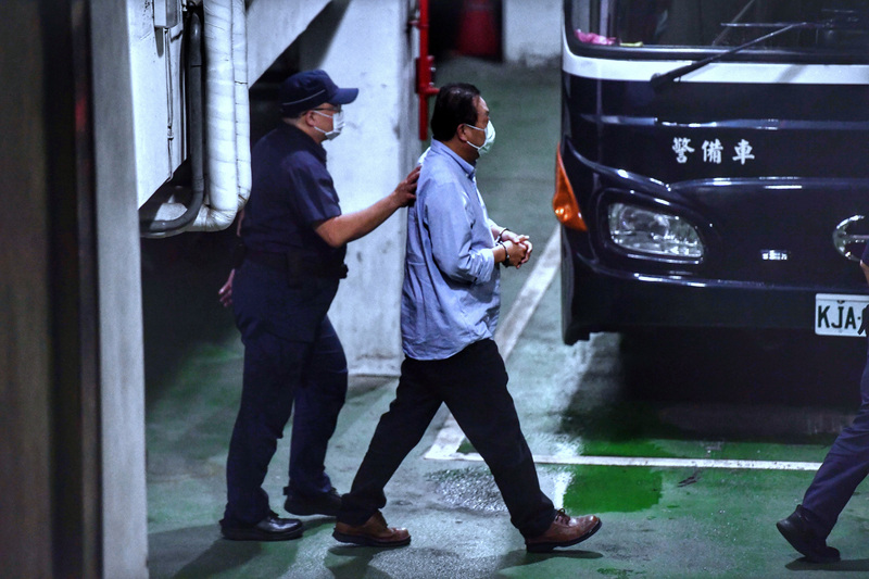 民進黨立委蘇震清因涉賄遭羈押禁見，民主進步黨廉政委員會今天(11日)決議，將他停權3年，蘇震清的中常委確定不保。(圖：中央社)