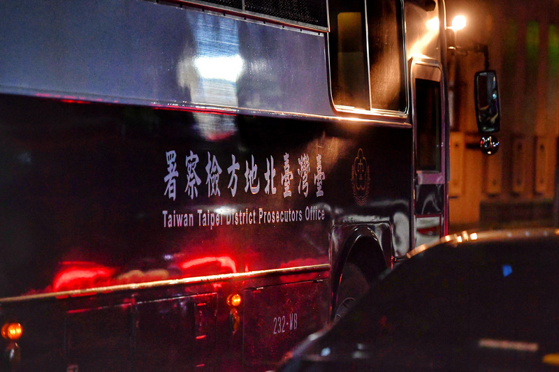 立委涉嫌收賄案，台北地方法院4日裁定3名立委蘇震清、廖國棟、陳超明及相關人士羈押禁見；陳超明等三人提起抗告，台灣高等法院8日深夜駁回抗告，羈押確定。(圖: 中央社)