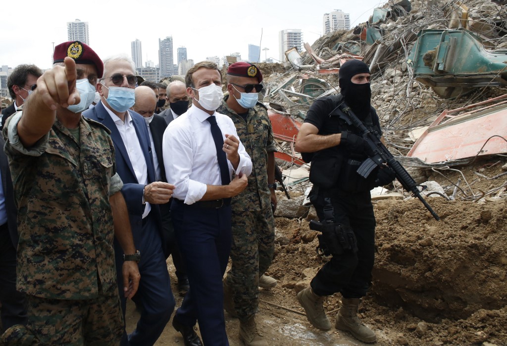 黎巴嫩首都貝魯特市中心附近4日發生大爆炸，法國總統馬克宏(Emmanuel Macron)6日赴現場視察。 (AFP)