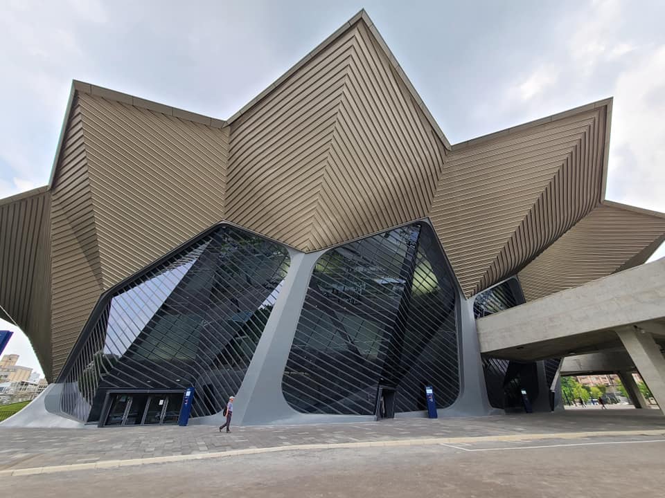 台北流行音樂中心固定輪椅席位視線受遮蔽，未能達成無障礙環境建構與文化平權目標。(江昭倫 攝)