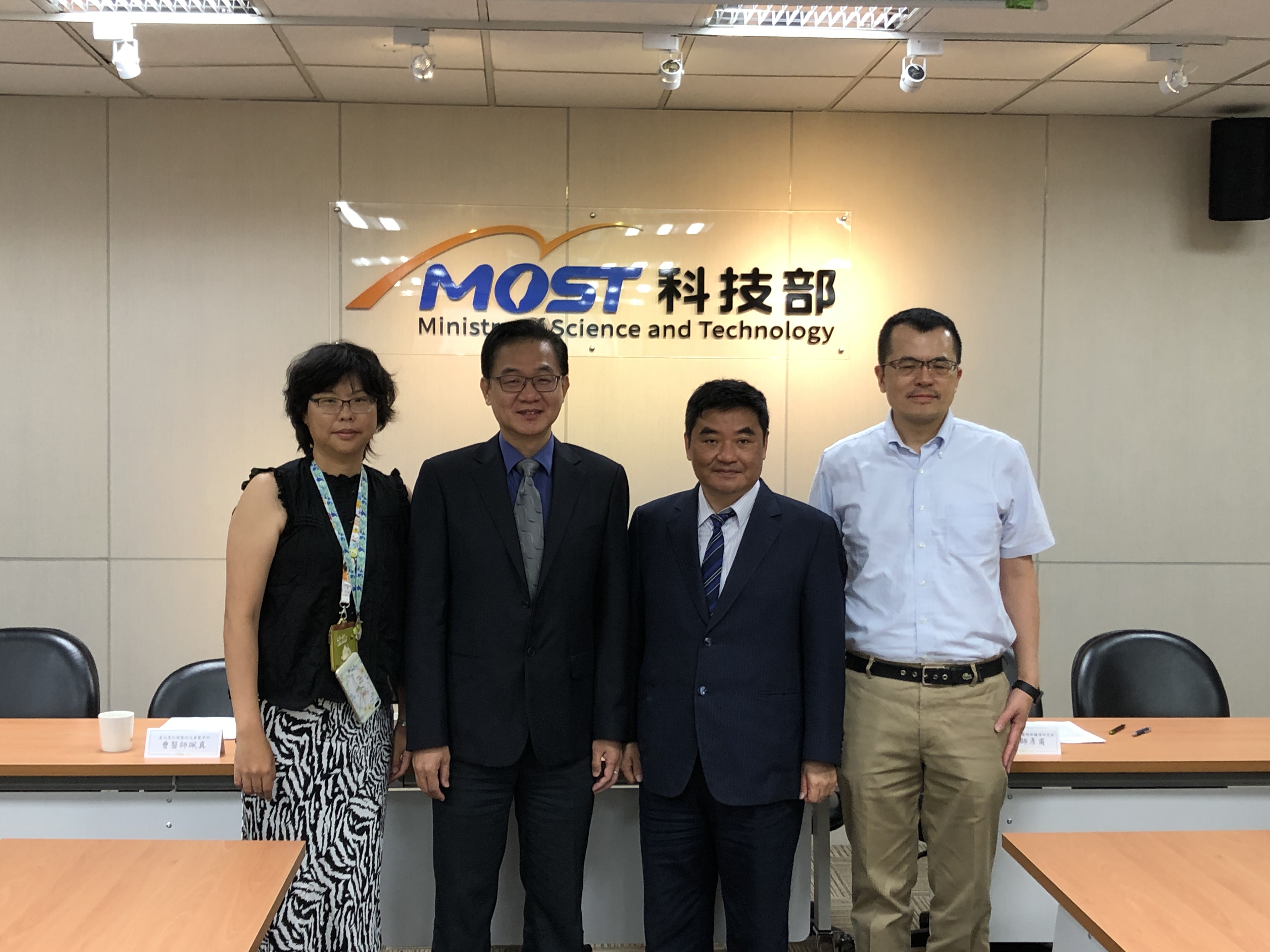 科技部今天(13日)指出，榮總團隊利用一滴血、一滴唾液的基因檢測方式，優化先天性聽損快速篩檢模式，可在7日內完成初步的診斷，效率是全球之冠。（楊文君攝）