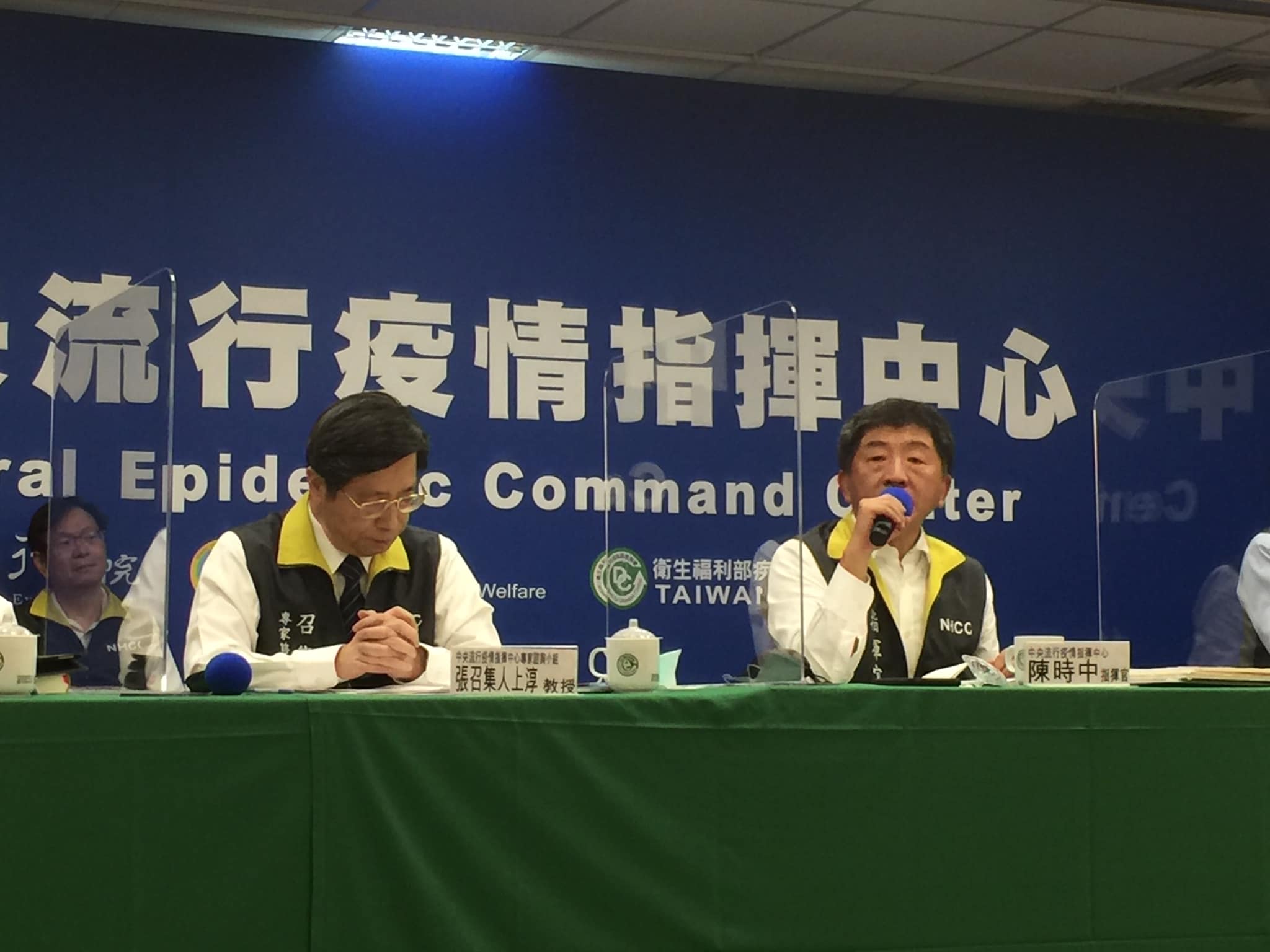 針對中央疫情指揮中心指揮官陳時中下令政風調查彰化衛生局一事，國民黨主席江啟臣在臉書發文表示，他很遺憾第一線防疫人員的努力換來的是「政風調查」，這嚴重打擊防疫團隊的士氣。（蕭照平 攝）