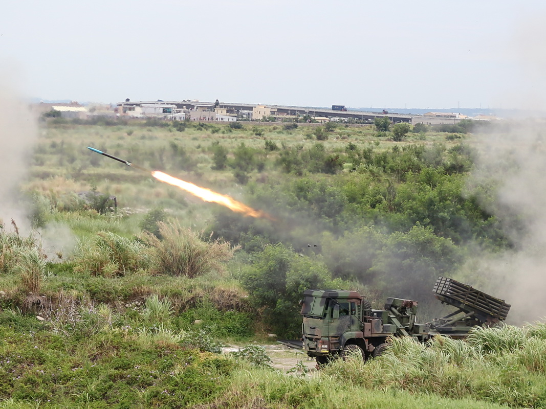 國防部23日公布「枕戈待旦，同島一命」影片，強調國軍能戰、敢戰、善戰，戰到一兵一卒。圖為漢光36號演習實彈操演 (央廣記者王照坤 攝)