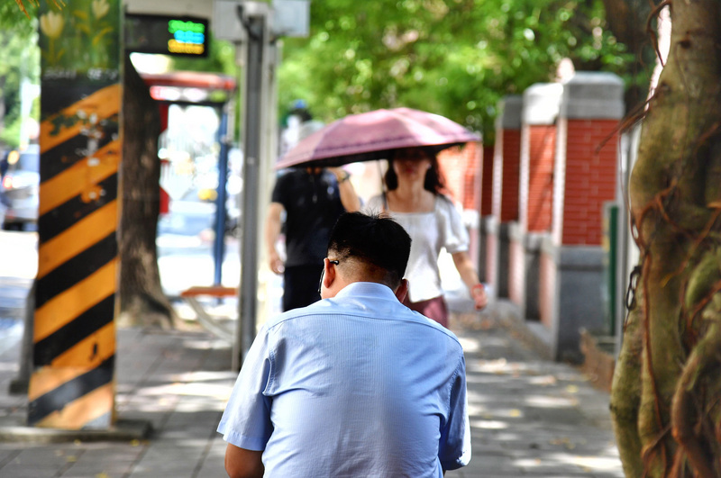 受到疫情衝擊，近期就業市場不穩定，為協助失業勞工及正在找工作的朋友，勞動部目前有三項政策協助。(圖：中央社)