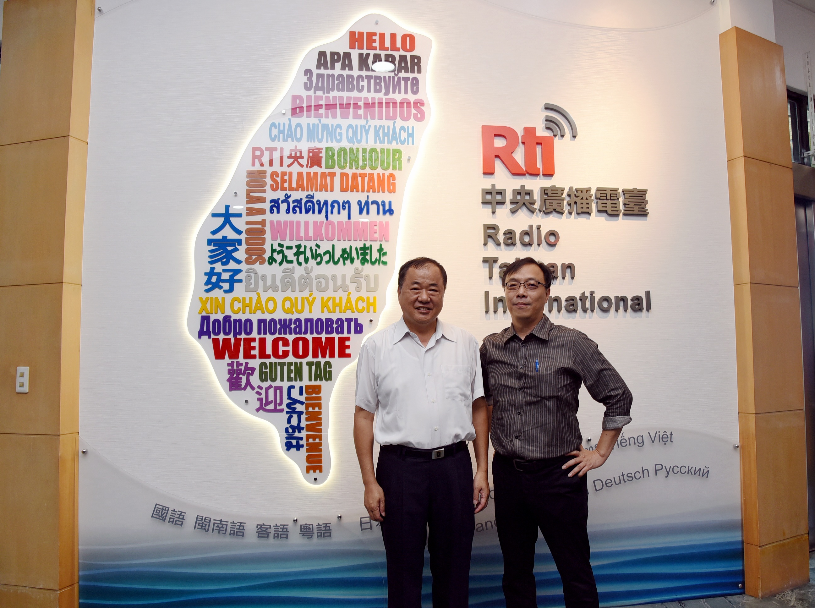 漁業署署長張致盛24日接受中央廣播電臺專訪時指出，替漁民尋求的救生衣，目前正透過大專院校和業者研發。(RTI)