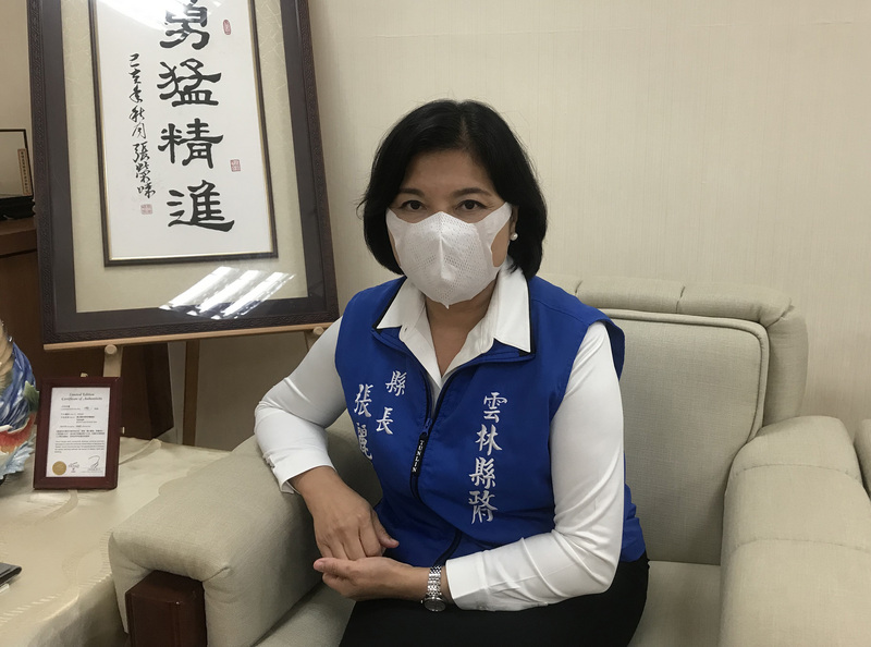 總統蔡英文28日宣布鬆綁含瘦肉精美豬進口，雲林縣長張麗善（圖）受訪時表態堅決反對美豬再鬆綁，呼籲政府應審慎評估，保護台灣養豬產業與農民生計。(圖：中央社)