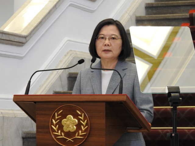 蔡英文總統28日宣布進一步開放美牛、美豬進口，她表示，過去民進黨確實曾對含萊克多巴胺的牛肉及豬口進口有所保留，但現在時空環境已改變，相關資料與證據逐步累積，讓政府能有空間做進一步開放的決定。(歐陽夢萍 攝)