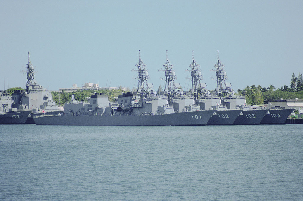 日本海上自衛隊護衛艦村雨號(101)  (圖：取自維基百科)