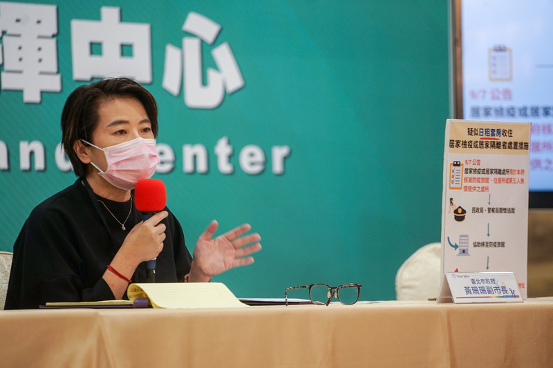 台北市副市長黃珊珊被問到是否有意投入下屆台北市長選舉，她表示市政工作繁重，不會想這些，若自己的書都沒讀好，何必去想別人是否考得比你好。(圖：中央社)