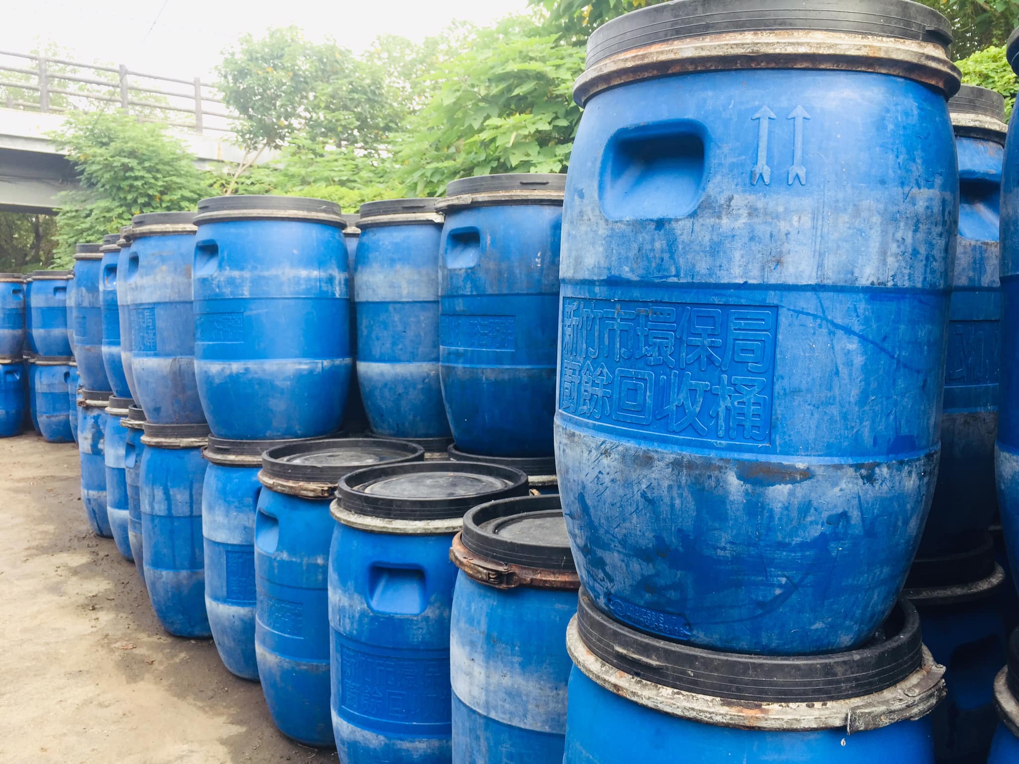 全台每年的廚餘回收量將近50萬公噸，可堆起1.1萬座台北101大樓，環保署積極推動生質能源廠，利用廢棄廚餘發電。（RTI）