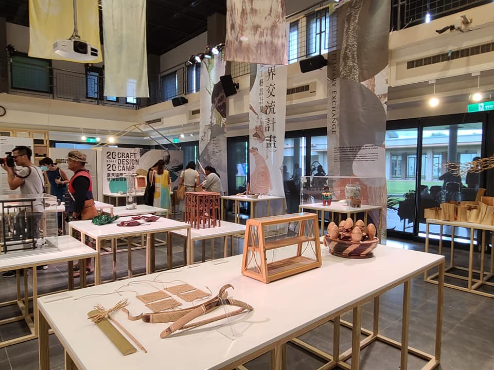 「台東工藝獎暨展覽」統籌台東工藝各項活動的得獎與交流研究作品，期望以展覽的舉辦，聚焦串聯發生於台東的工藝多元面向。(江昭倫攝)