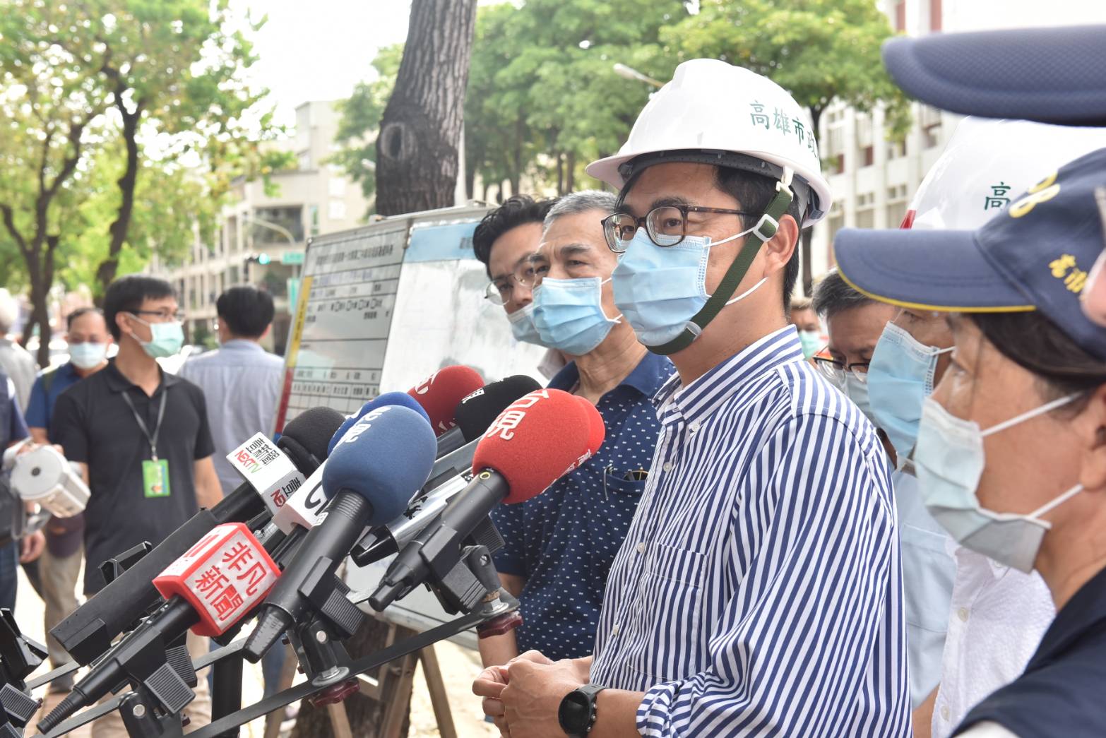 高雄市長陳其邁12日表示，將運用「大數據」管理，目標在兩年內針對前鎮、小港、林園等公用事業管線較多行政區，優先建立完整3D地下管線圖資。(圖：陳其邁臉書)