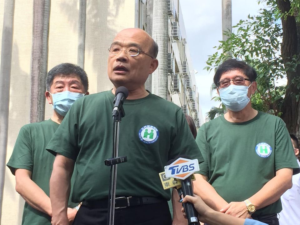 行政院長蘇貞昌今天(14日)出席健保署「歡慶健保25周年」活動。(蕭照平攝)