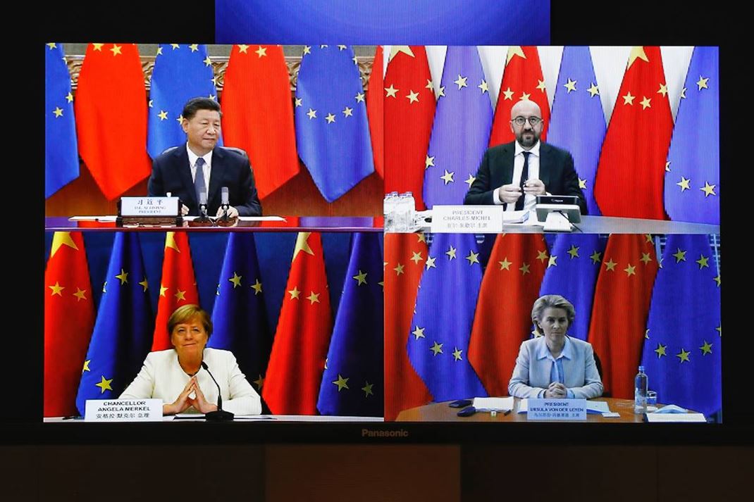歐盟輪值主席國德國總理梅克爾、歐盟執委會主席范德賴恩、以及歐洲理事會主席米歇爾14日與中國國家主席習近平舉行視訊峰會。 (圖:歐盟推特)