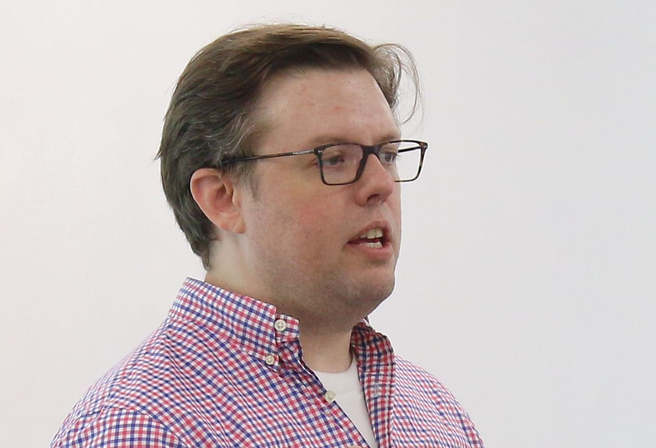 美國學者包定(Chris Balding)現為越南傅爾布萊特大學(Fulbright University Vietnam)副教授。他公布中國企業「振華數據」的全球名人資料庫。(圖：學校官網)