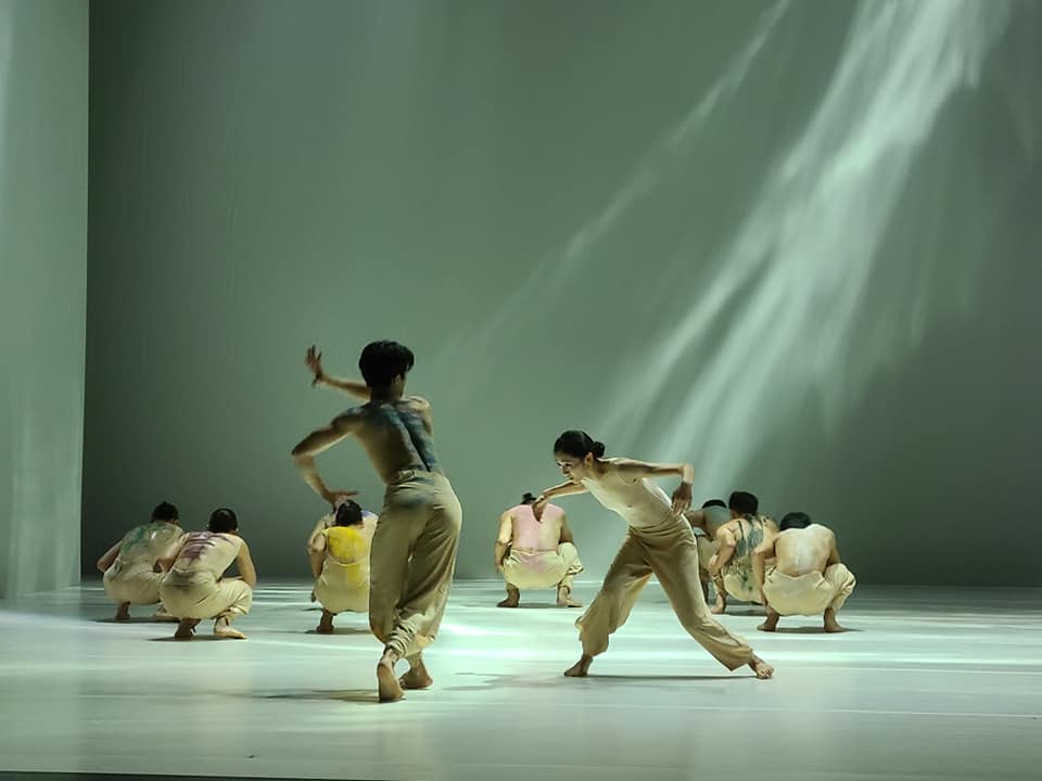 雲門藝術總監鄭宗龍新作「定光」，汲取大自然養分，藉此想大自然致敬。(江昭倫攝)
