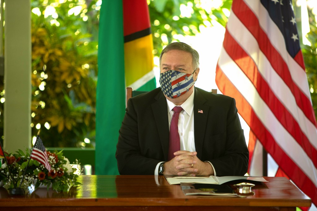 美國國務卿蓬佩奧(Mike Pompeo)18日利用訪問南美的機會，告訴委內瑞拉總統馬杜洛(Nicolas Maduro)，「他必須下台」。(AFP)