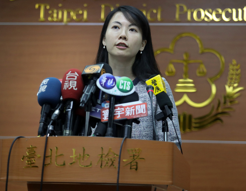 台北地檢署偵辦立委涉收賄案21日偵結，依貪污治罪條例起訴現任立法委員蘇震清、廖國棟、陳超明、趙正宇、前立委徐永明等12人，並移審北院。台北地檢署襄閱主任檢察官陳玉萍（圖）上午召開記者會說明。 (圖:中央社)