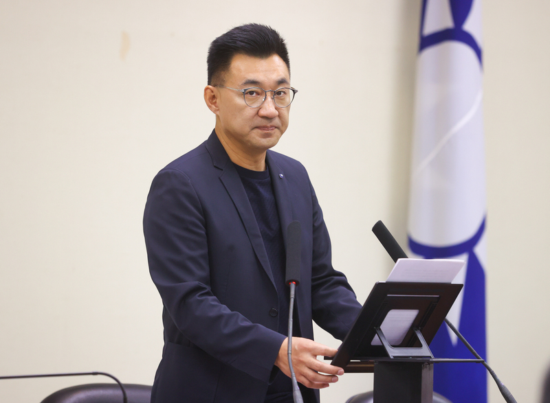 國民黨發動反對萊劑美豬和公投綁大選兩項公投案，皆跨過第一階段連署門檻，日前將連署書送交中選會。(圖：中央社)