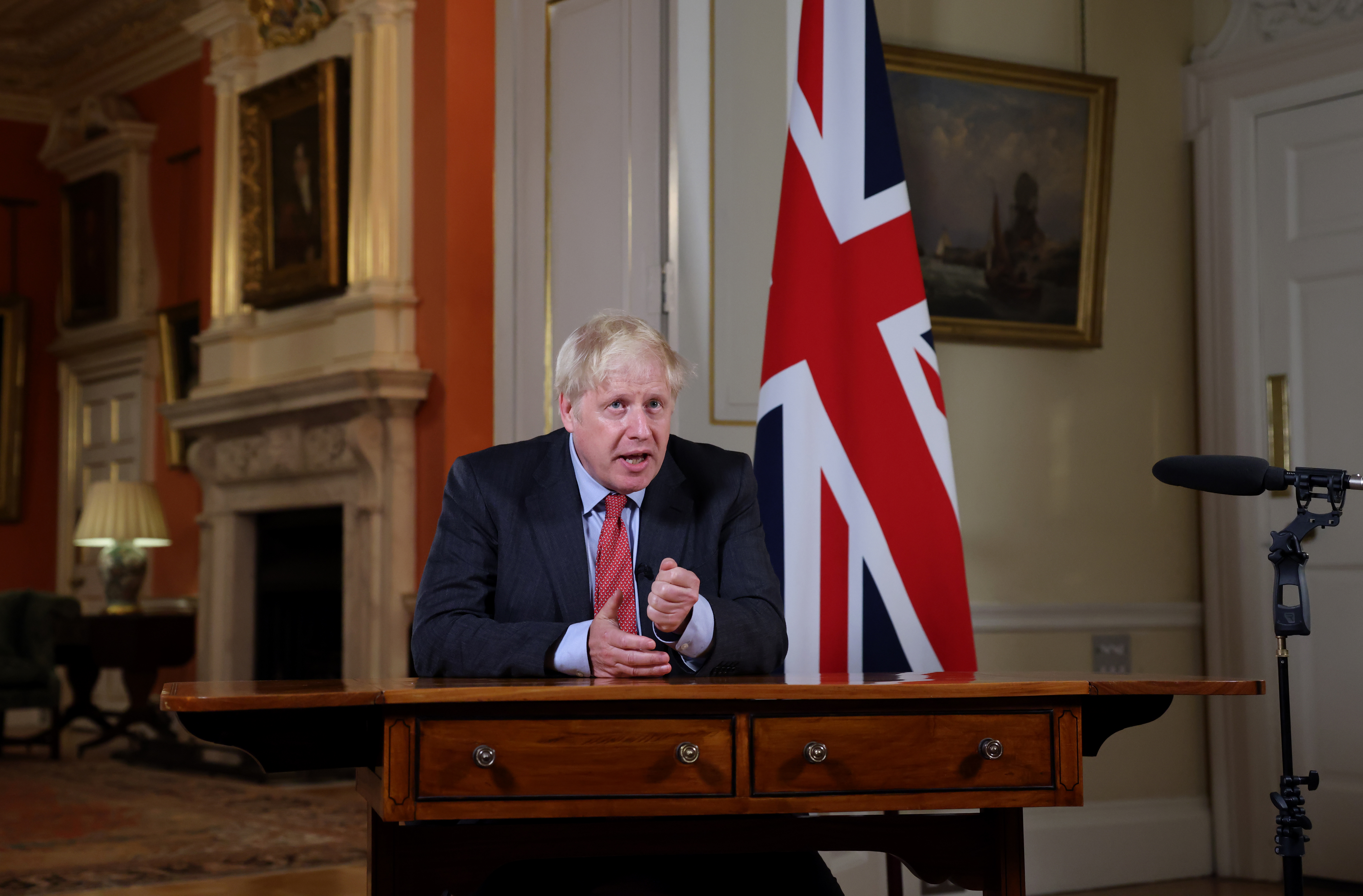 英國脫歐問題仍在延續，穆迪憂心脫歐加劇經濟疲軟，因而調降英國債信評比。圖為英國首相強生(Boris Johnson)。 (圖:英國首相府)