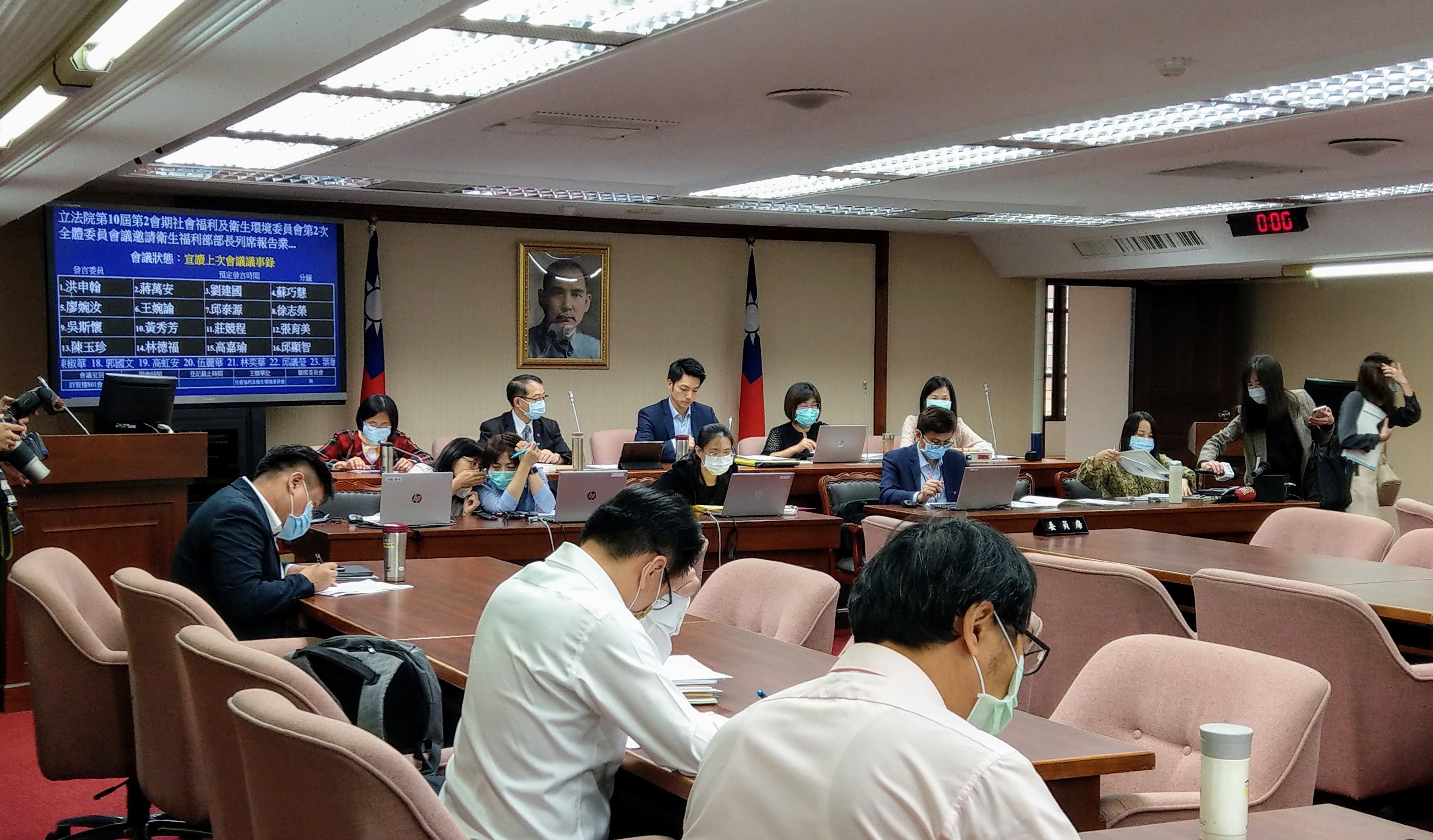 陳時中28日赴立法院衛環委員會報告並備詢。(劉品希 攝)