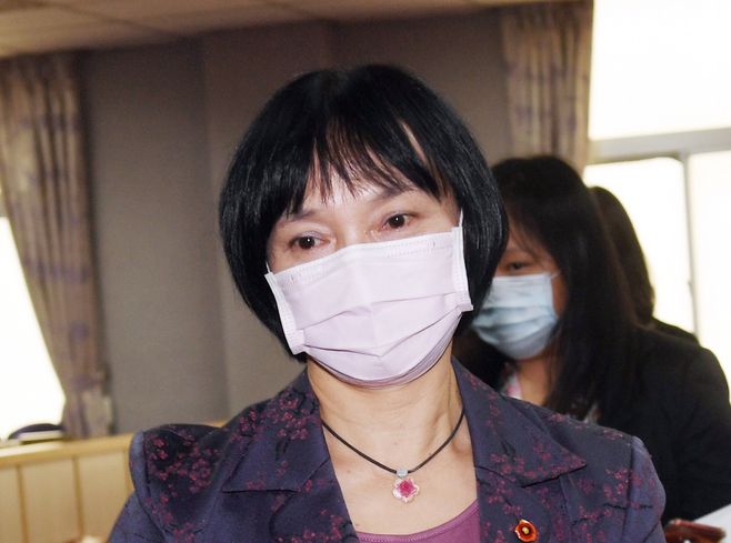促轉會主委楊翠（前）。(圖：中央社)