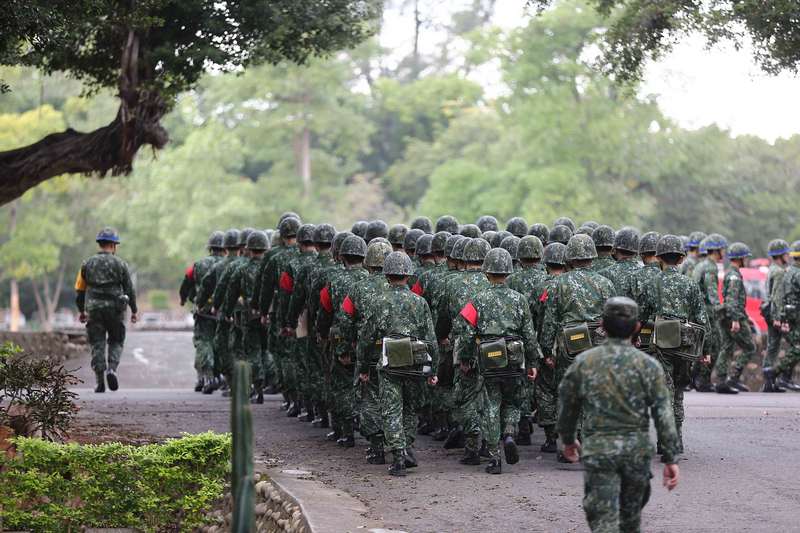 國防部11日表示，自明天起至6月30日止，暫停辦理後備軍人教育召集訓練，避免群聚感染風險。(圖：中央社)