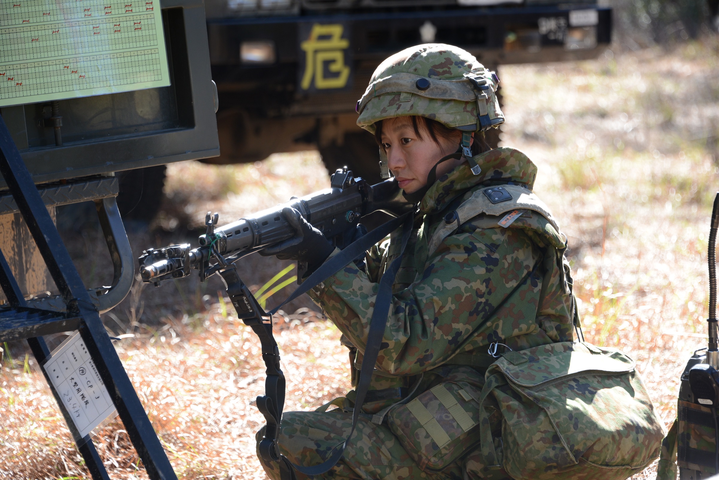 日本陸上自衛隊4日表示，有22名女性隊員在駐屯地舉辦的訓練課程中感染武漢肺炎(COVID-19)。示意圖，圖非新聞當事人。(翻攝自弘前駐屯地ホームページへようこそ官網)