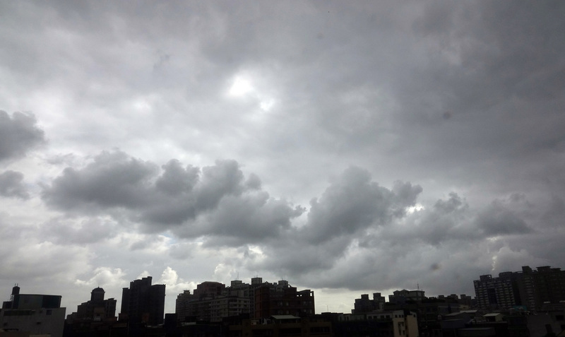 各地雲多有雨東北部留意大雨  明起轉晴(中央社)