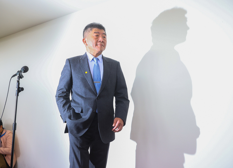 立法院社會福利及衛生環境委員會12日召開「政府宣布開放含萊克多巴胺豬肉進口，對國人健康之影響與危害」公聽會，衛福部長陳時中會前接受媒體提問，回應相關問題。(圖：中央社)